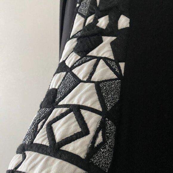 Marallis Collection Black White Geometric Pattern Skirt - Picture 8 of 10